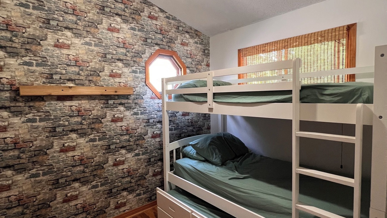 Photo of Bedroom in Sauble Beach