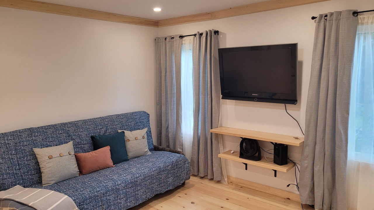 Photo of Livingroom in Parry Sound
