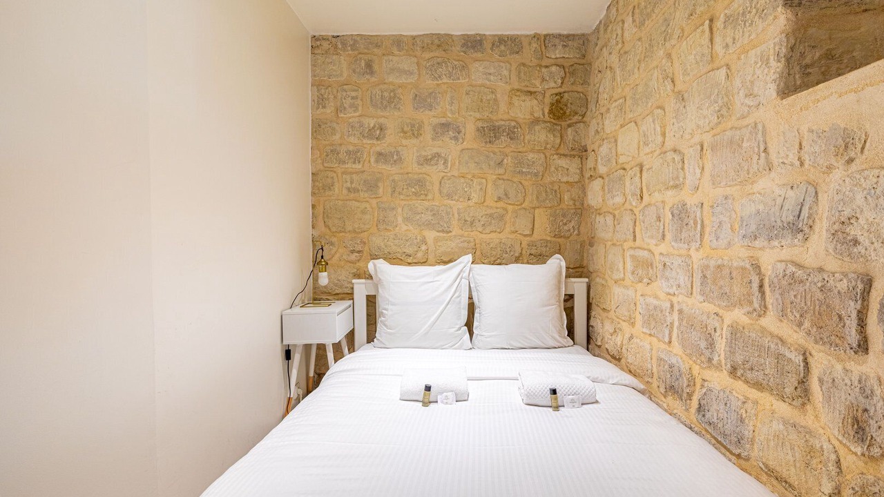 Photo of Bedroom in Pere Lachaise