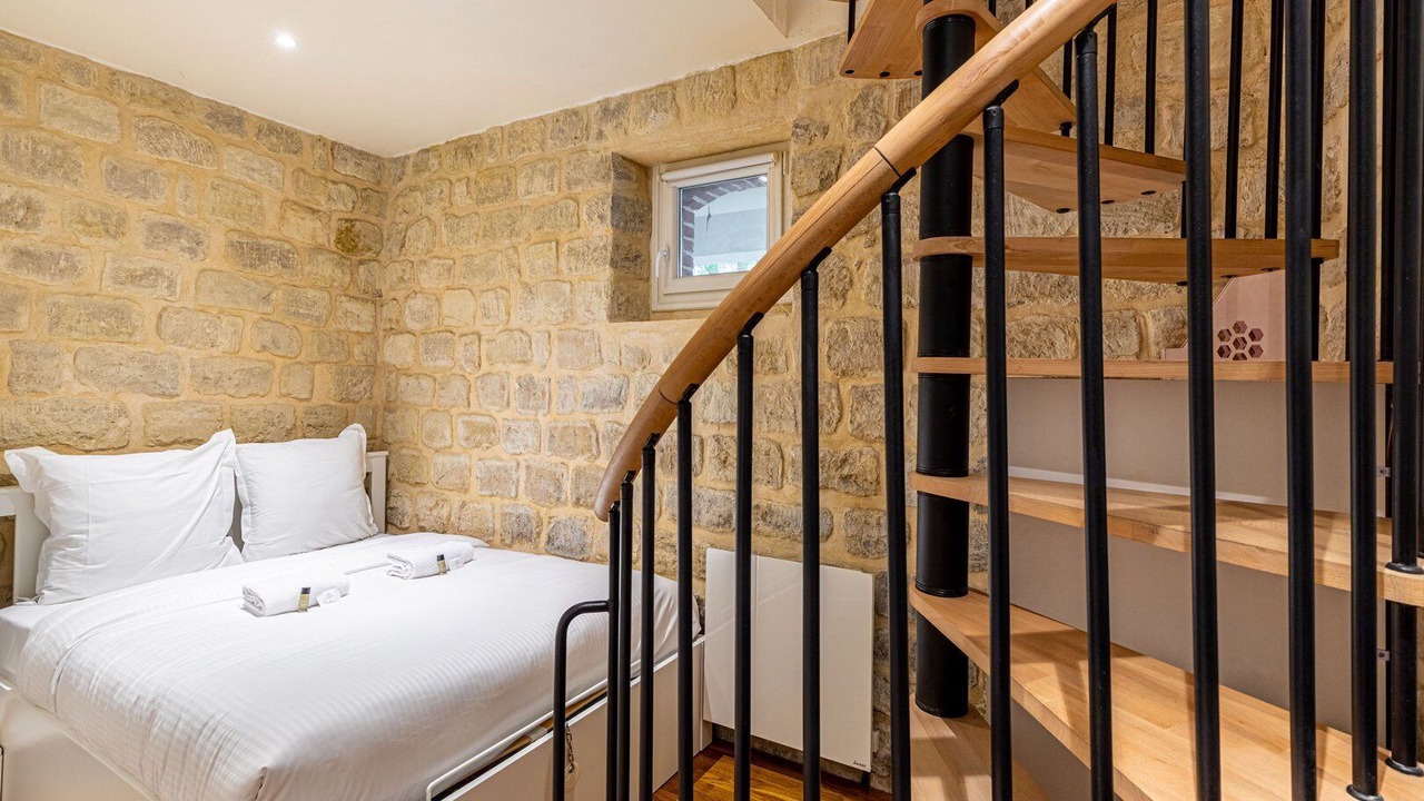 Photo of Bedroom in Pere Lachaise