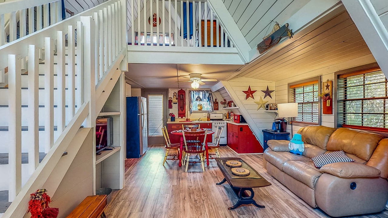 Photo of Livingroom in Bushnell
