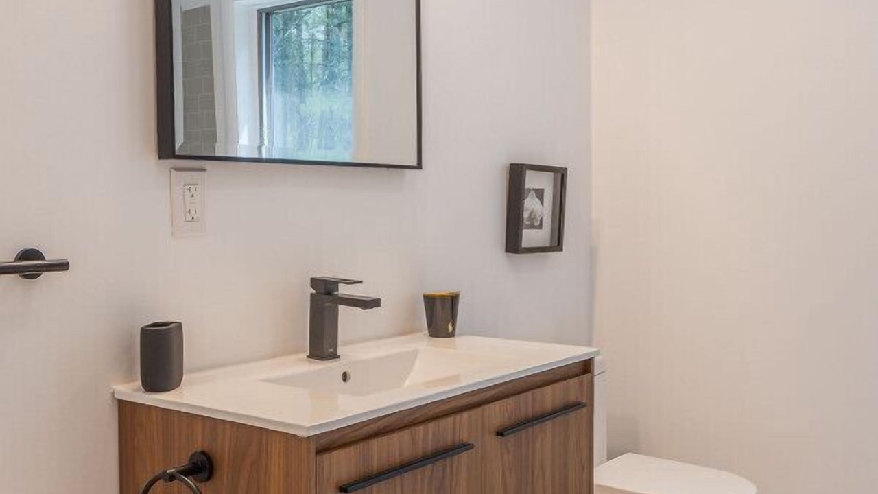 Photo of Bathroom in Town of Lumberland