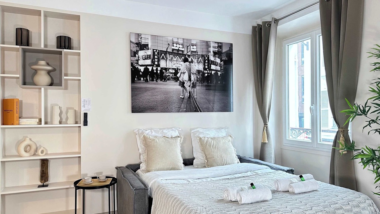 Photo of Bedroom in 8th Arrondissement