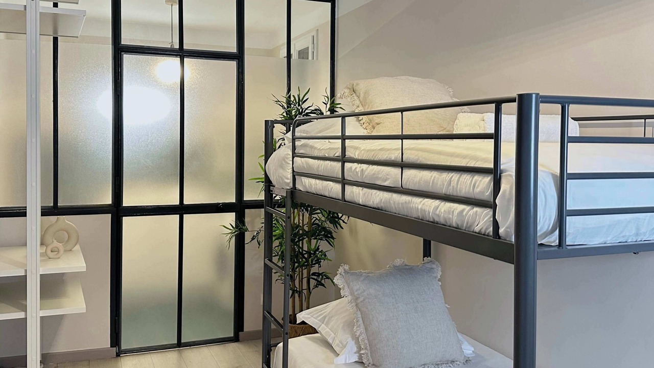 Photo of Bedroom in 8th Arrondissement