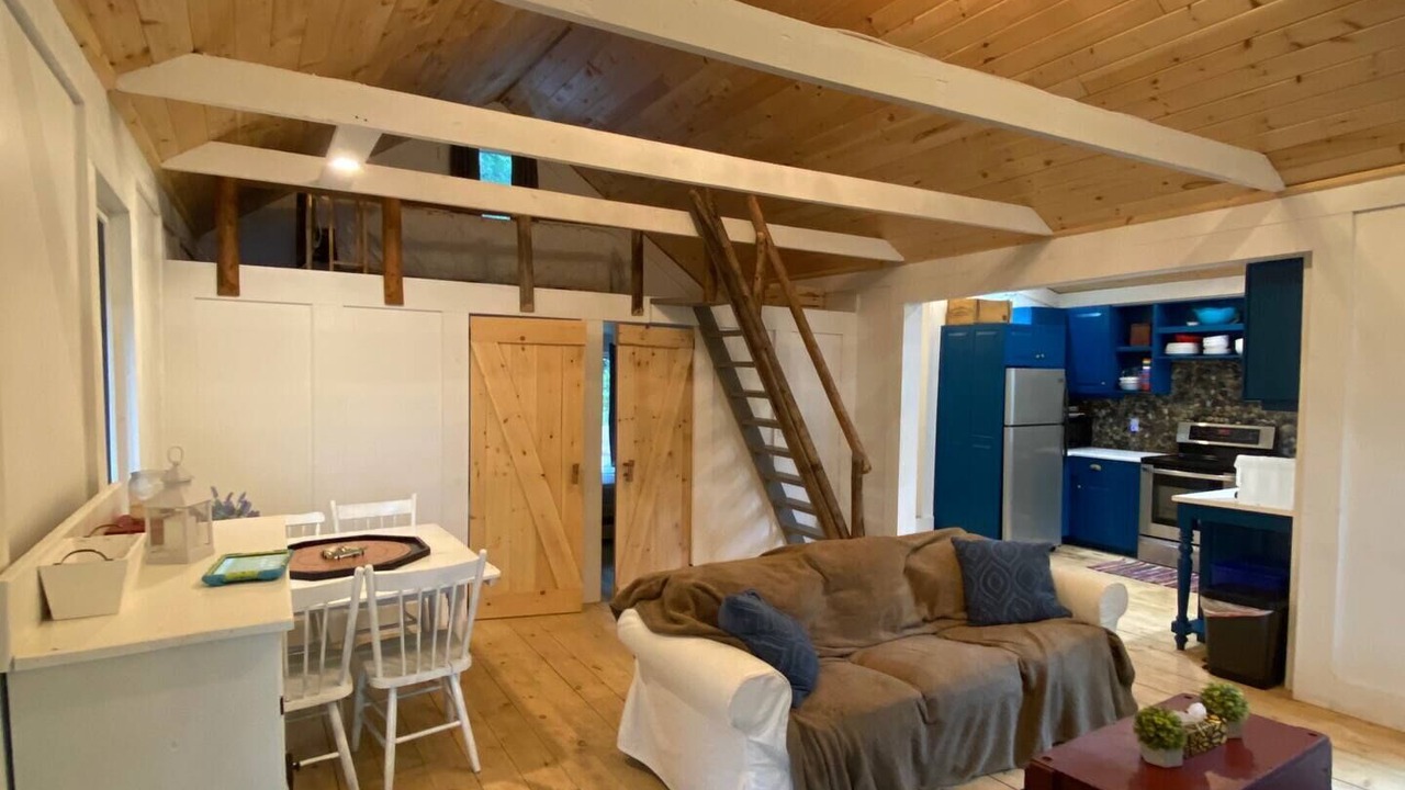 Photo of Livingroom in South River
