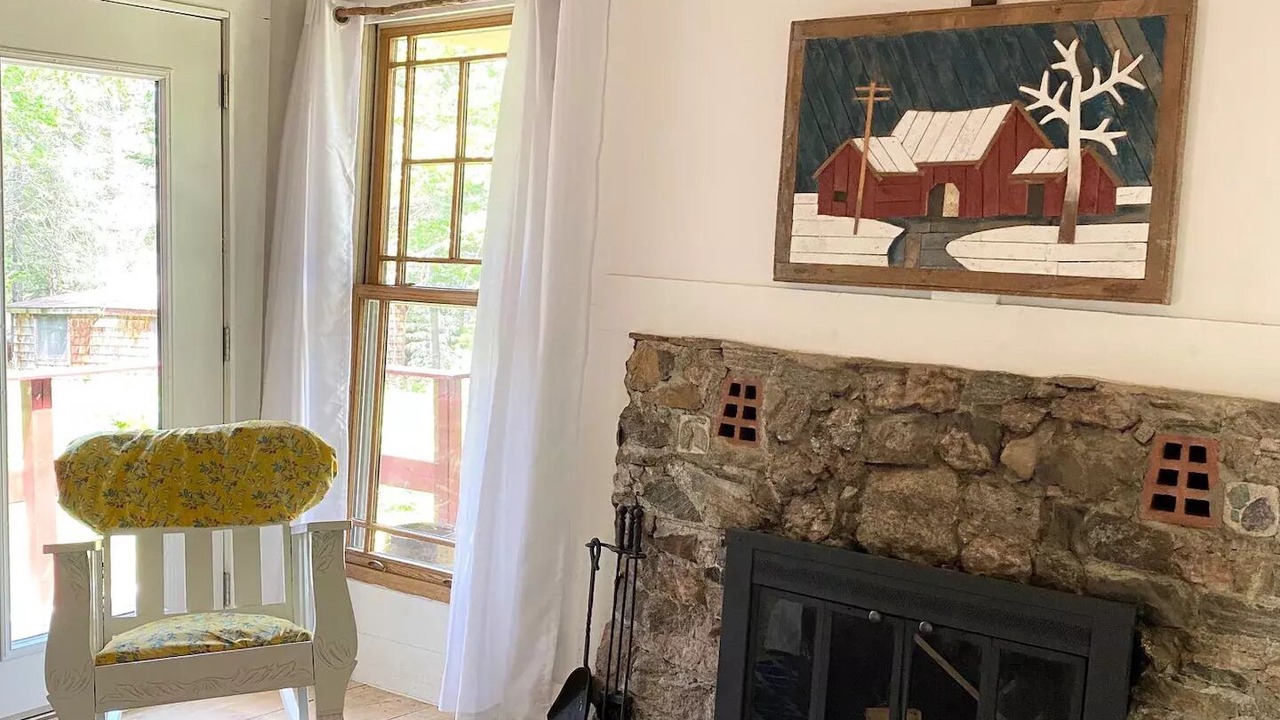 Photo of Livingroom in South River