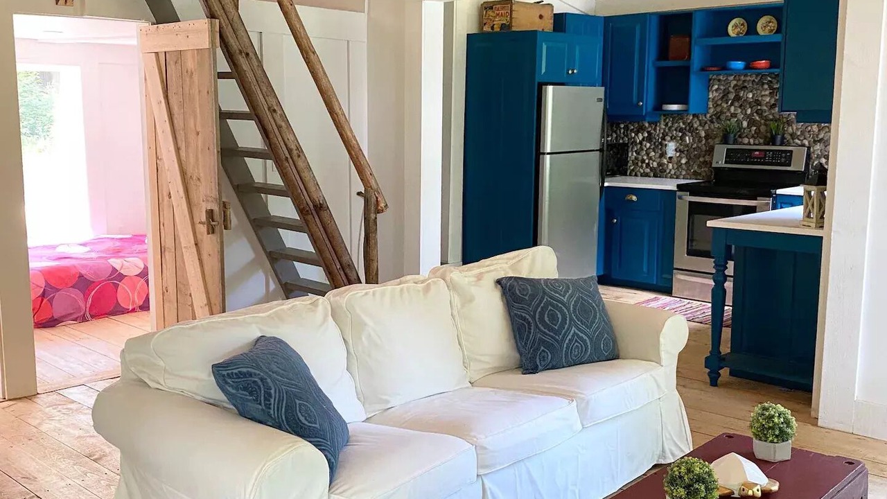 Photo of Livingroom in South River