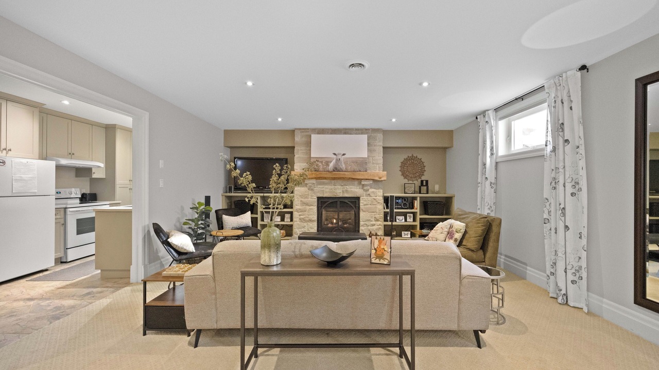 Photo of Livingroom in Guelph/Eramosa