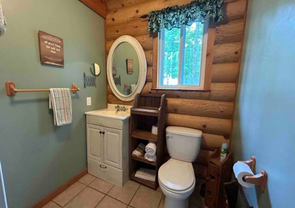 Photo of Bathroom in Unorganized Centre Parry Sound