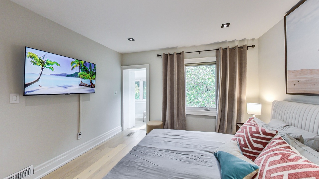 Photo of Bedroom in Yonge-Eglinton