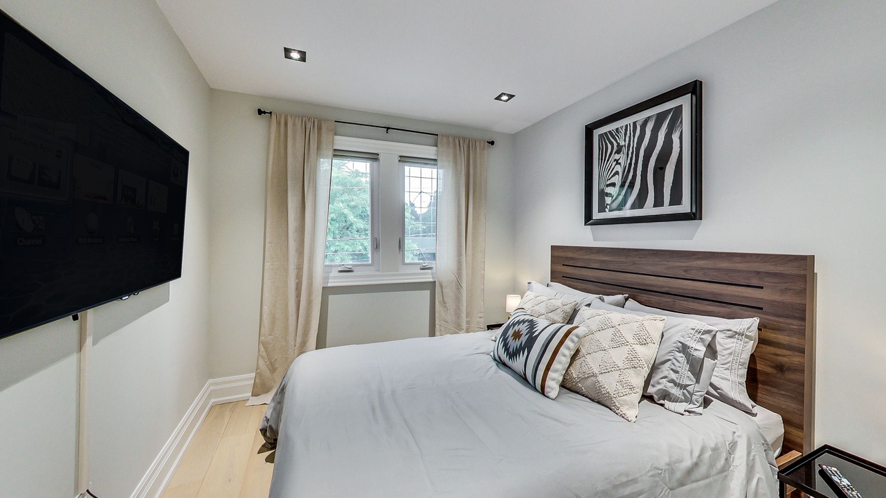 Photo of Bedroom in Yonge-Eglinton