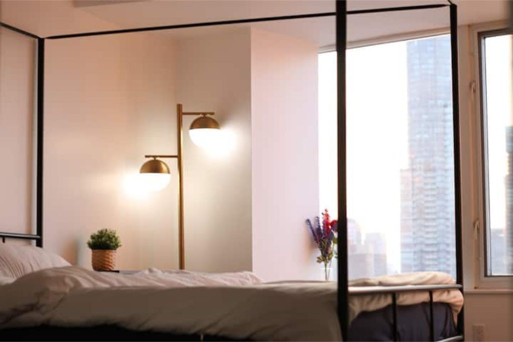 Photo of Bedroom in Bay Street Corridor