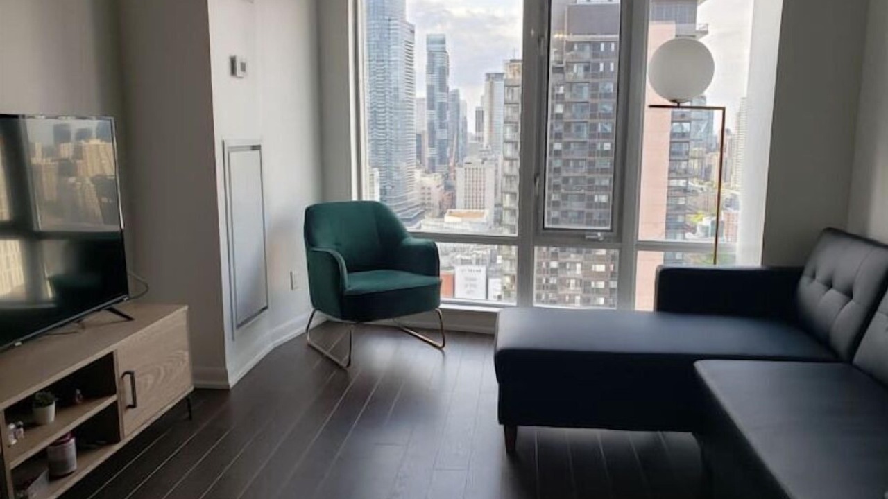 Photo of Livingroom in Bay Street Corridor