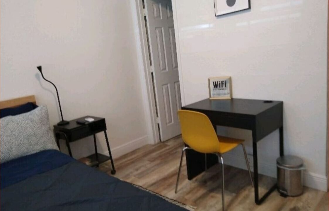 Photo of Bedroom in Carver City - Lincoln Gardens