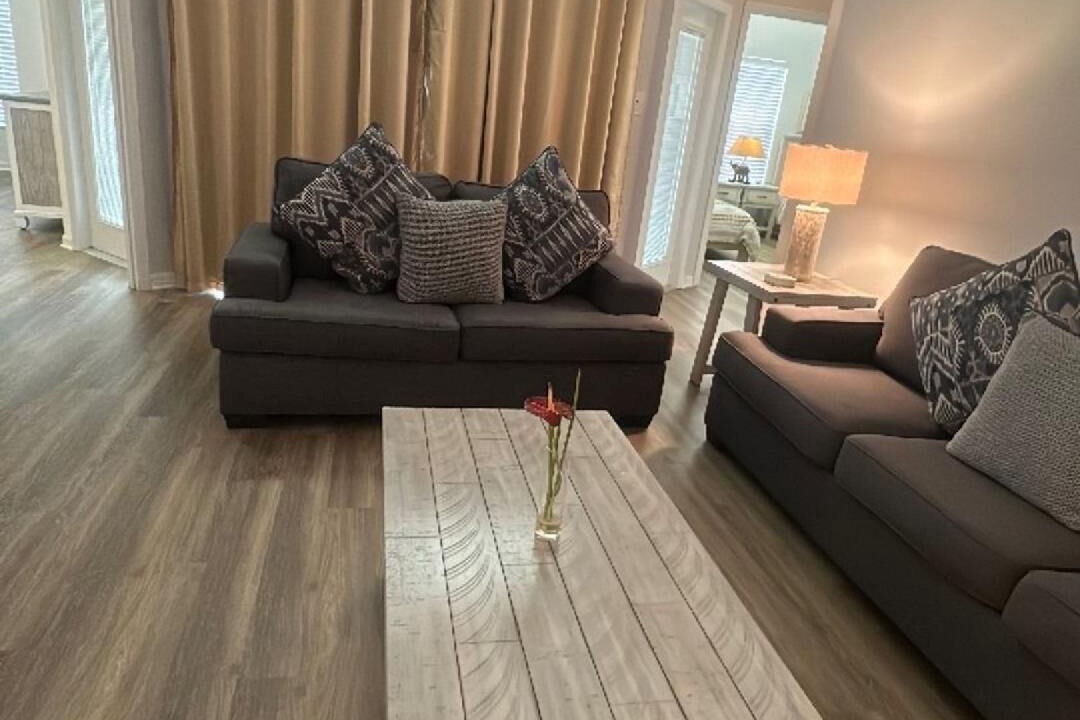 Photo of Livingroom in Westbury