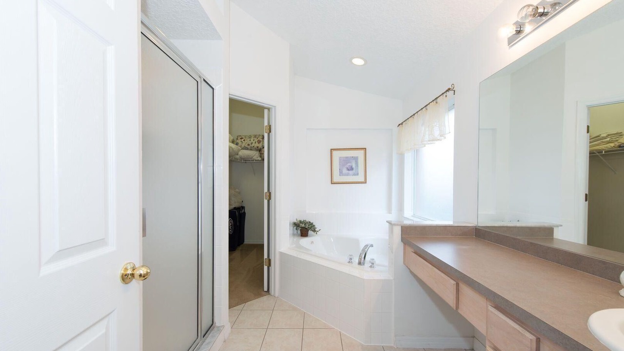 Photo of Bathroom in Seasons