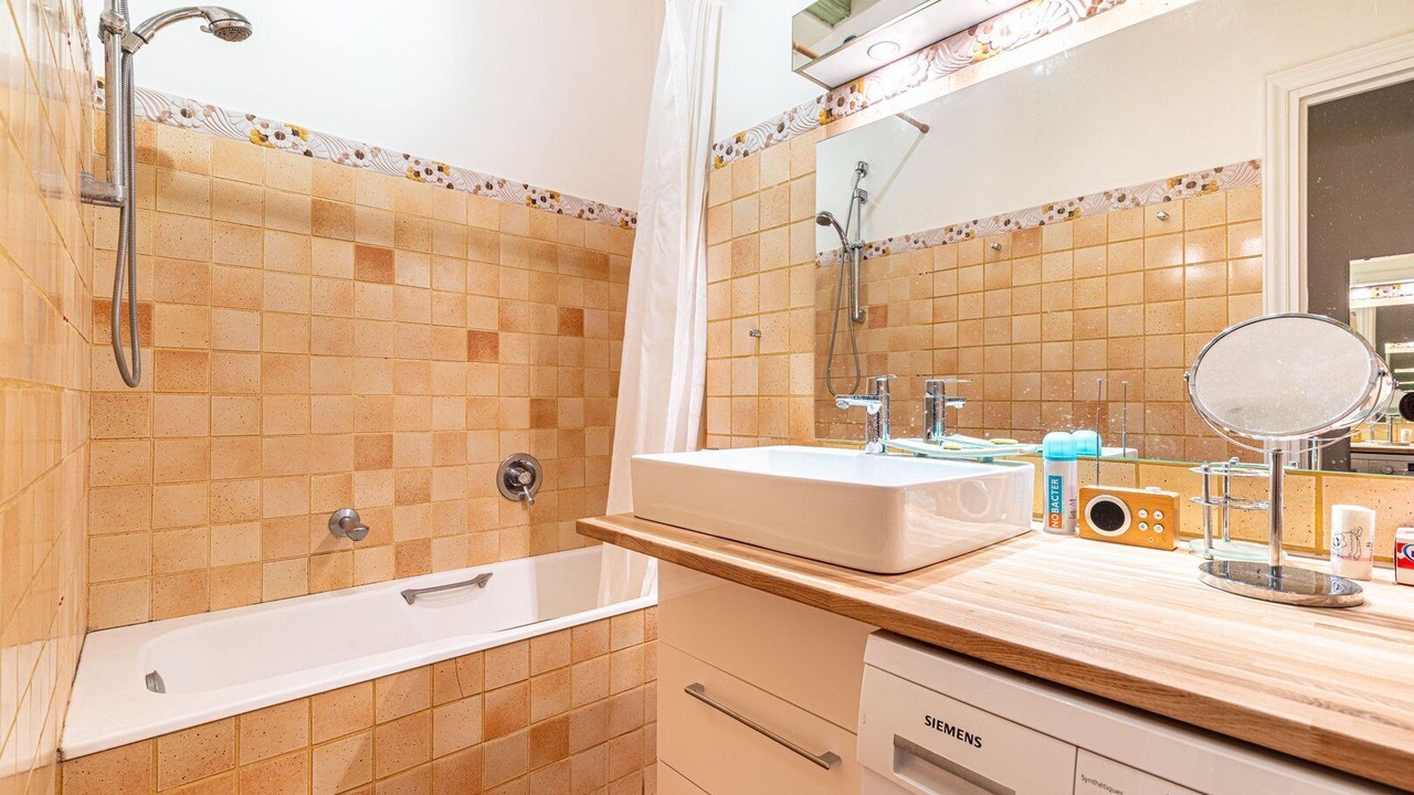 Photo of Bathroom in Les Halles