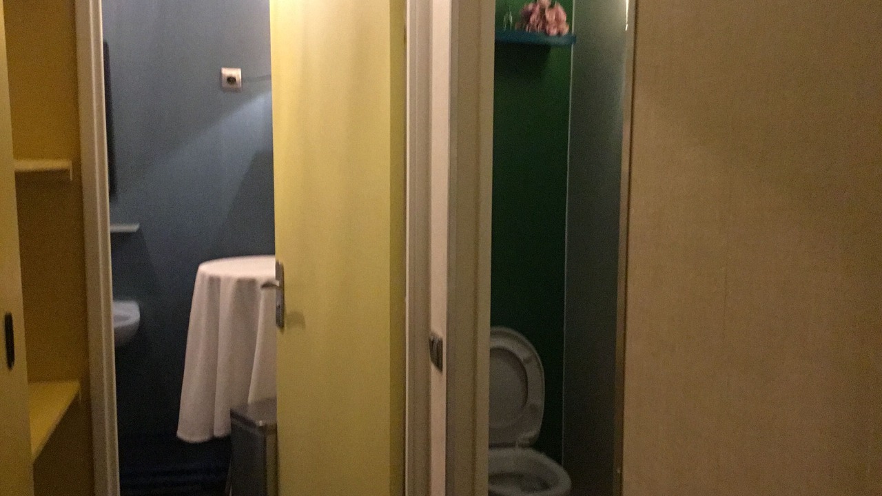 Photo of Bathroom in Cite Paul Eluard