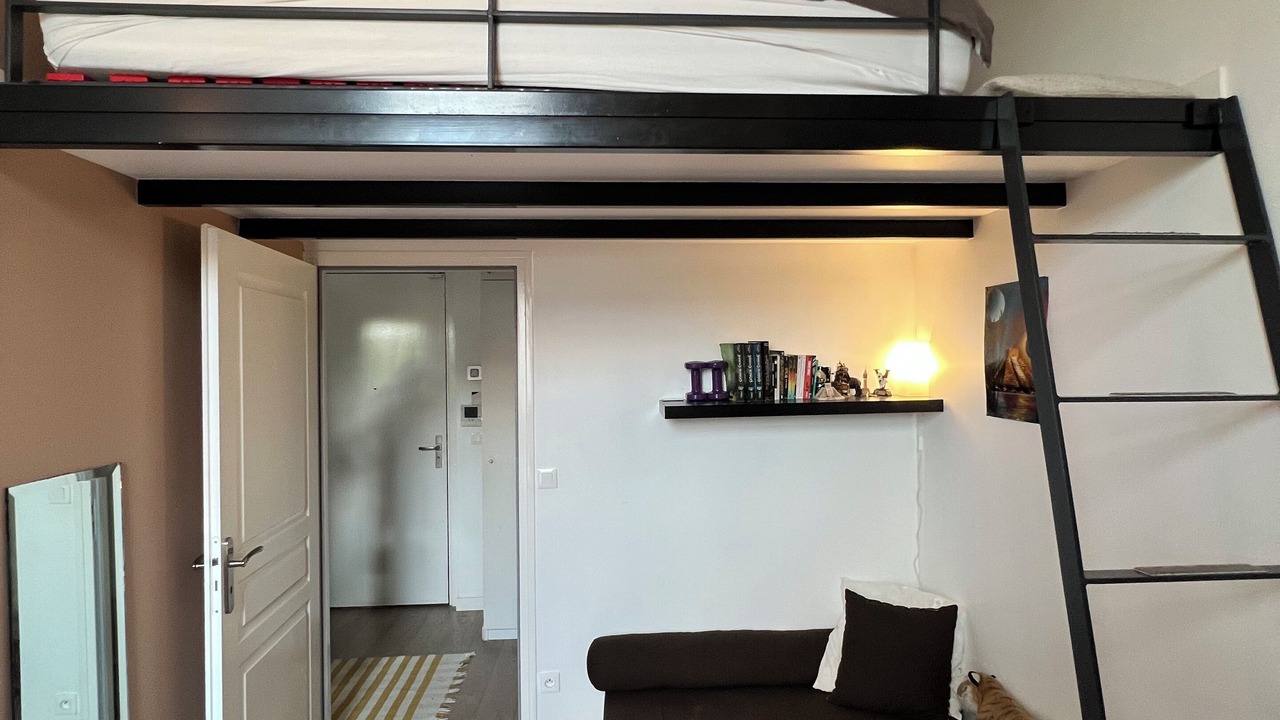 Photo of Bedroom in Suresnes