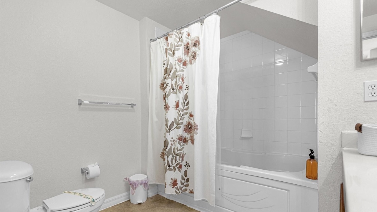 Photo of Bathroom in Venetian Bay Villages