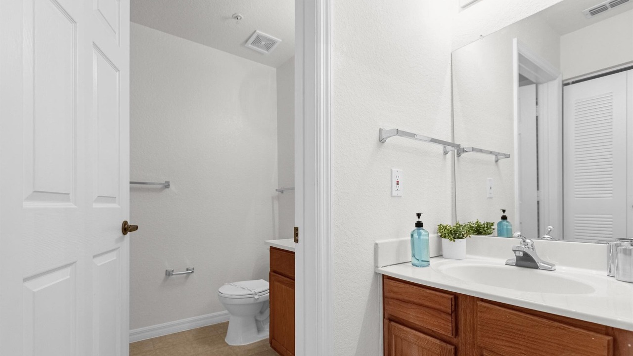 Photo of Bathroom in Venetian Bay Villages
