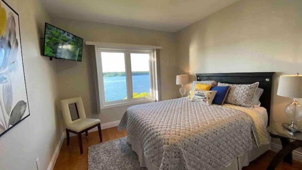 Photo of Bedroom in Amherstview
