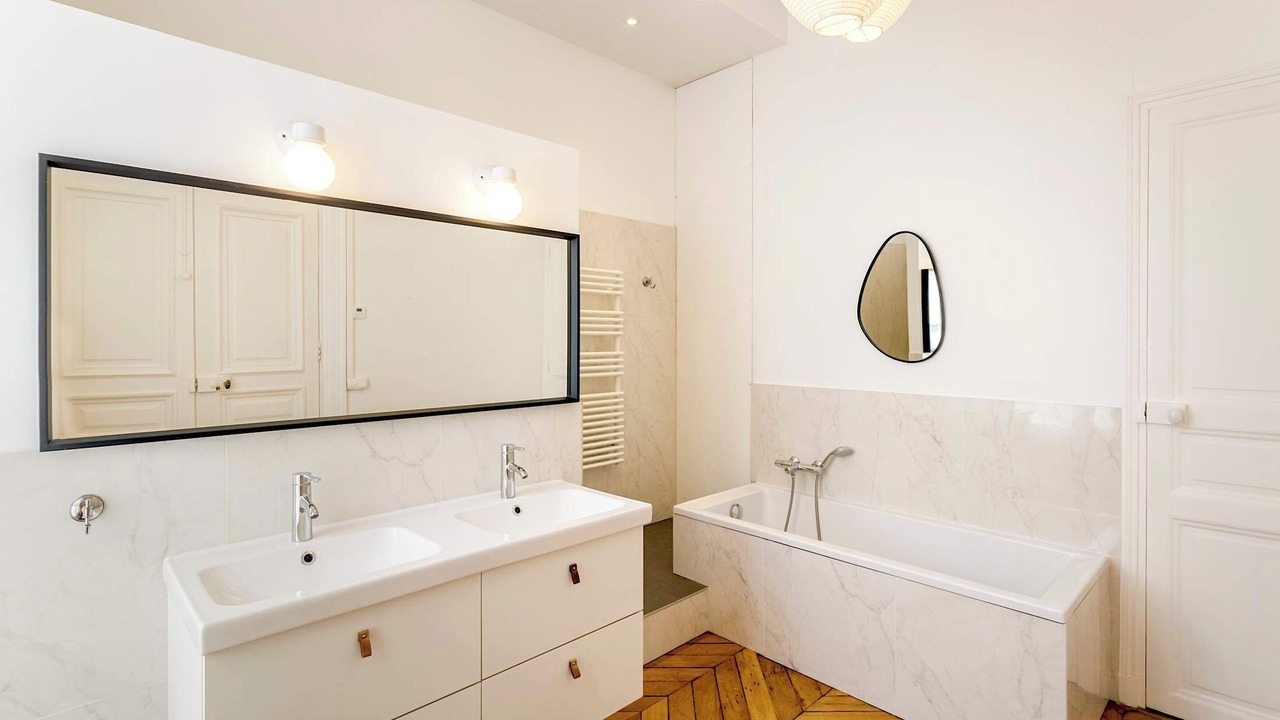 Photo of Bathroom in Quartier du Faubourg-Montmartre