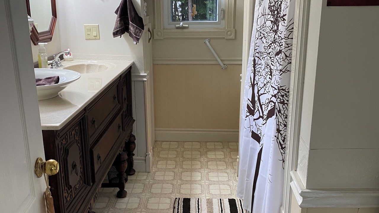 Photo of Bathroom in Chisholm