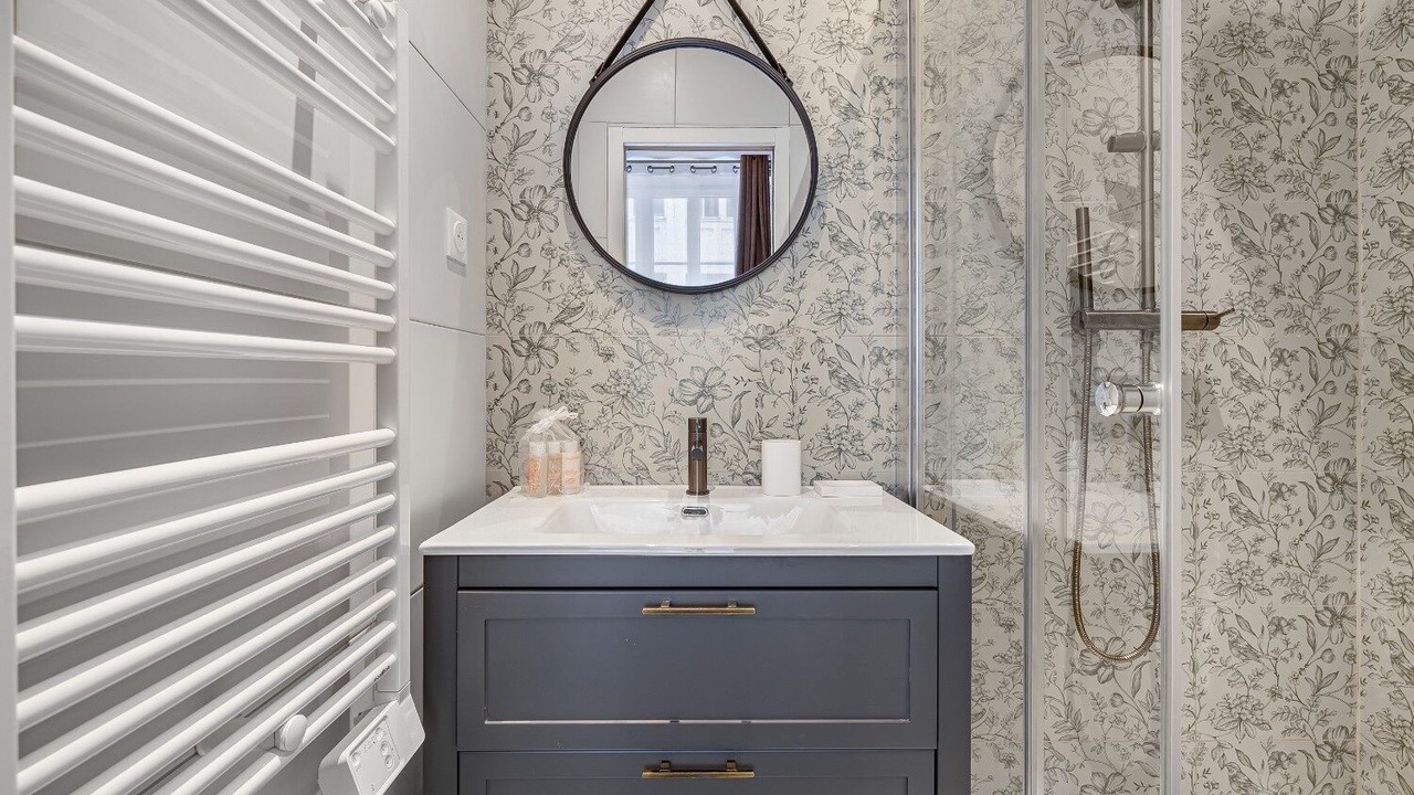 Photo of Bathroom in Quartier Saint-Ambroise