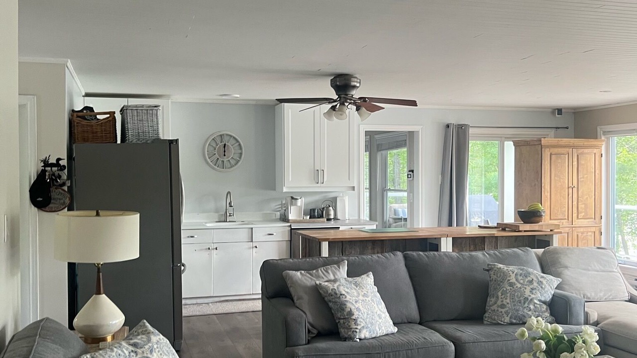 Photo of Livingroom in Frontenac