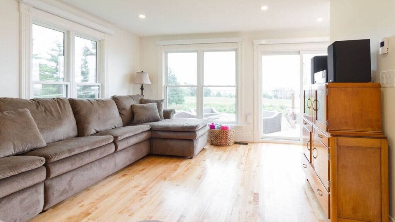 Photo of Livingroom in Greater Napanee