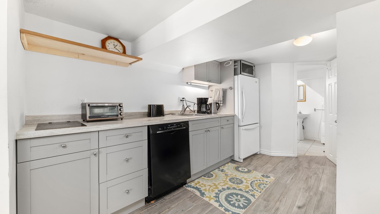 Photo of Kitchen in Waupoos