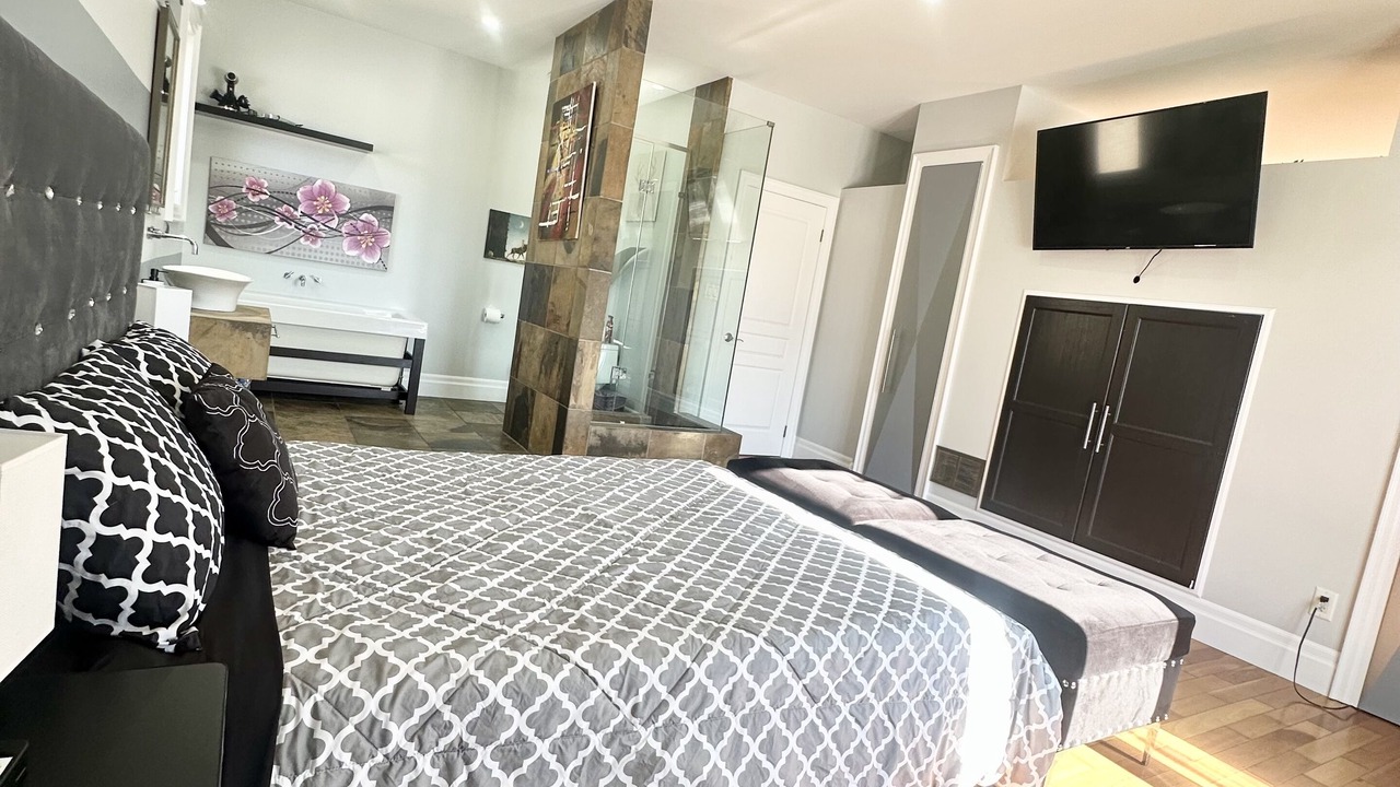 Photo of Bedroom in Adjala-Tosorontio