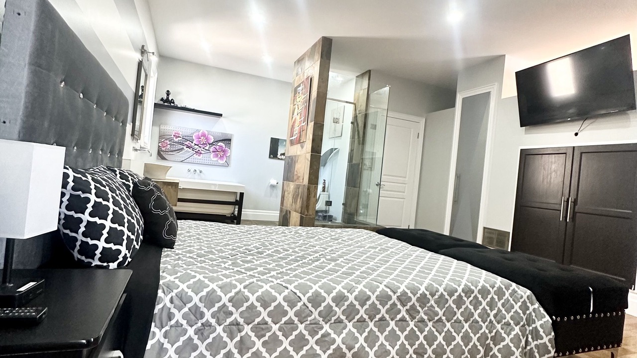 Photo of Bedroom in Adjala-Tosorontio