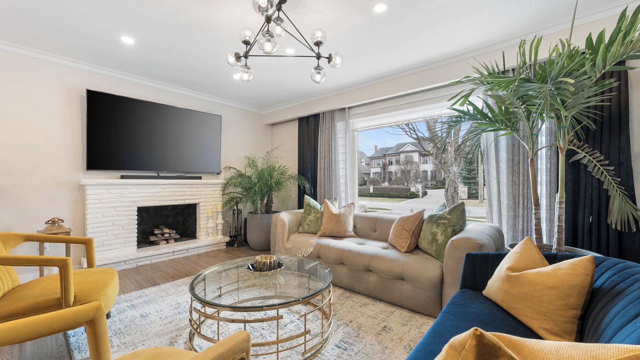 Photo of Livingroom in Richmond Hill