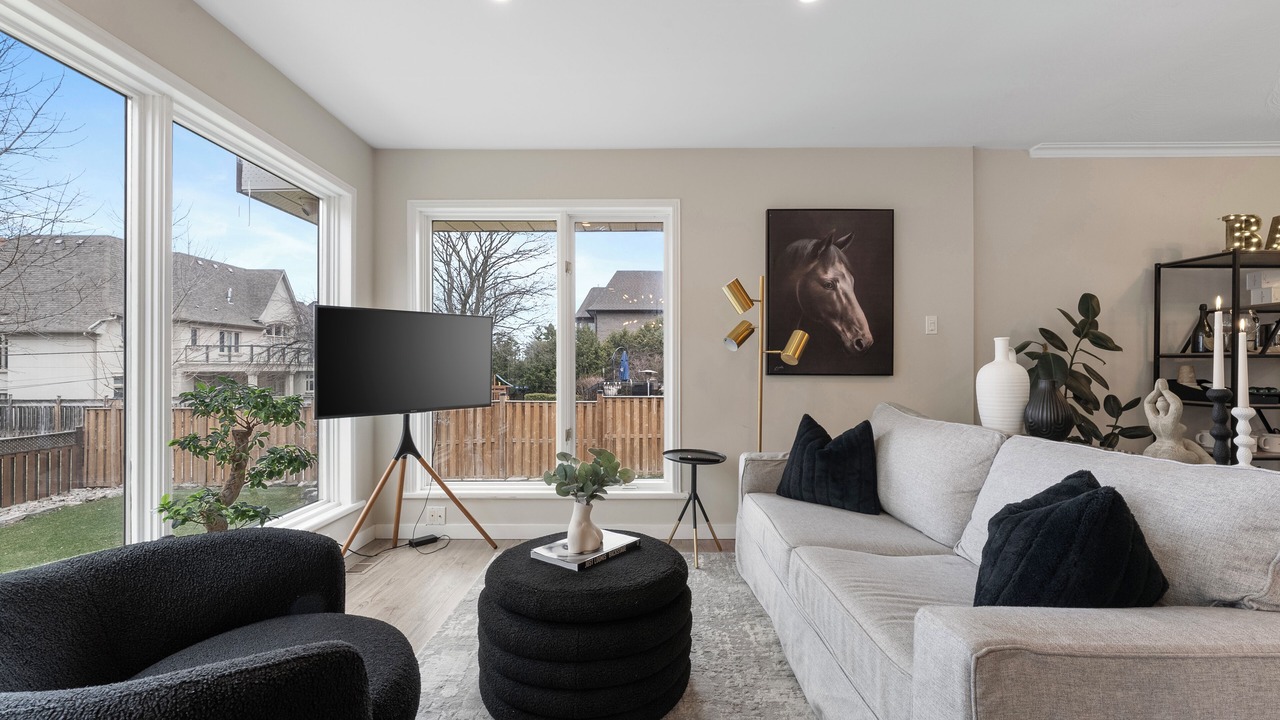 Photo of Livingroom in Richmond Hill