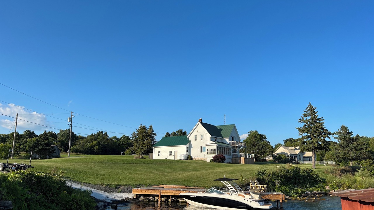 Photo of Others in Howe Island
