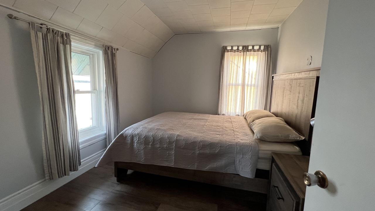 Photo of Bedroom in Howe Island
