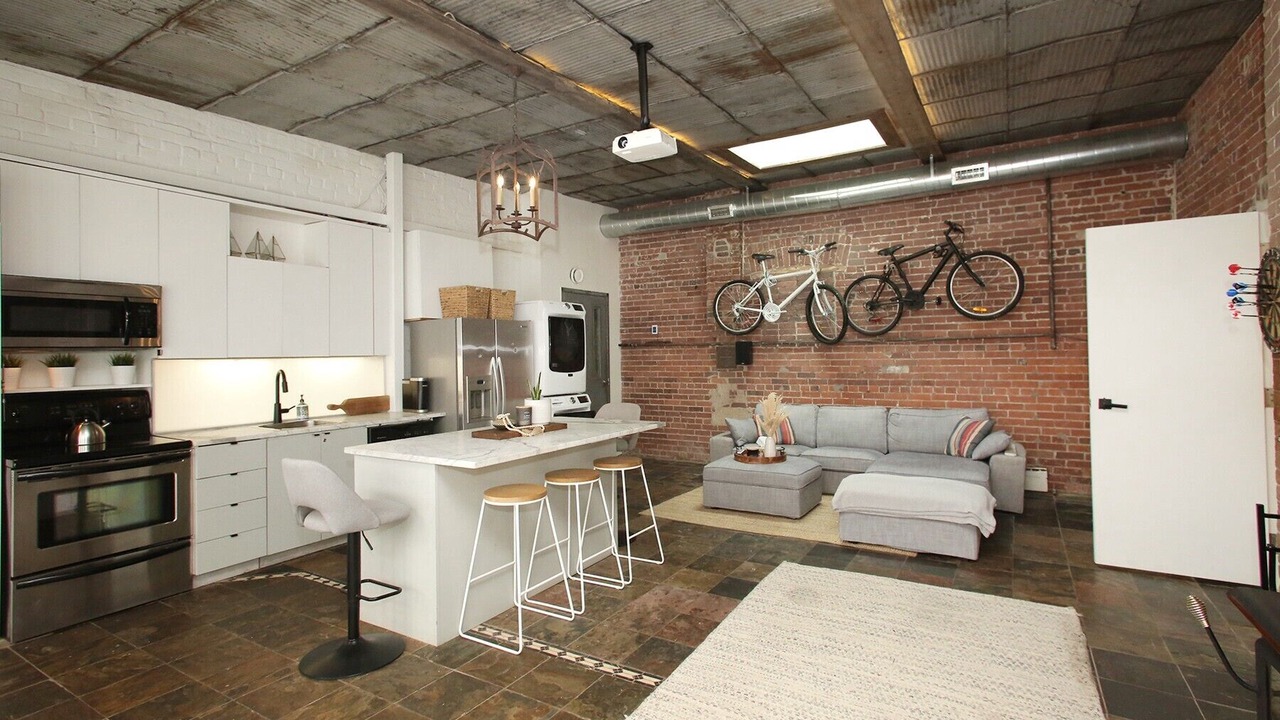 Photo of Livingroom in Leslieville