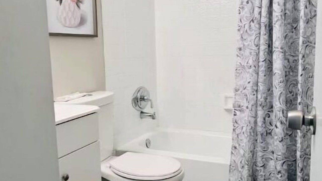 Photo of Bathroom in Malibu Groves