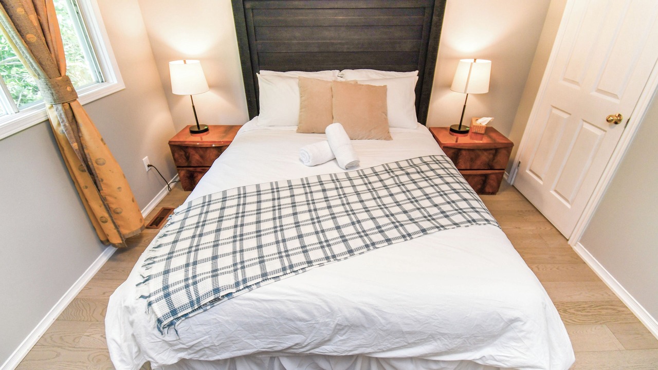 Photo of Bedroom in Alcona
