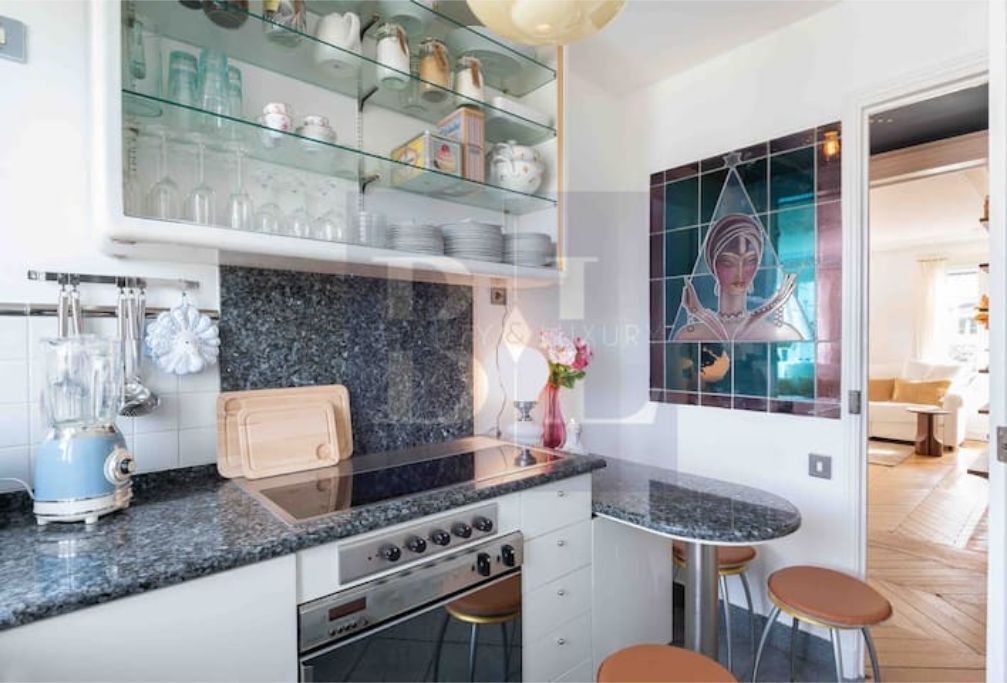 Photo of Kitchen in Quartier de la Monnaie