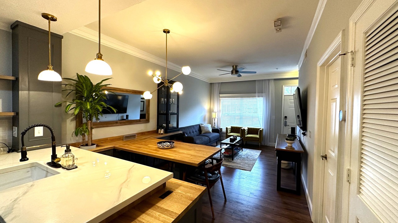 Photo of Livingroom in Venetian Bay Villages