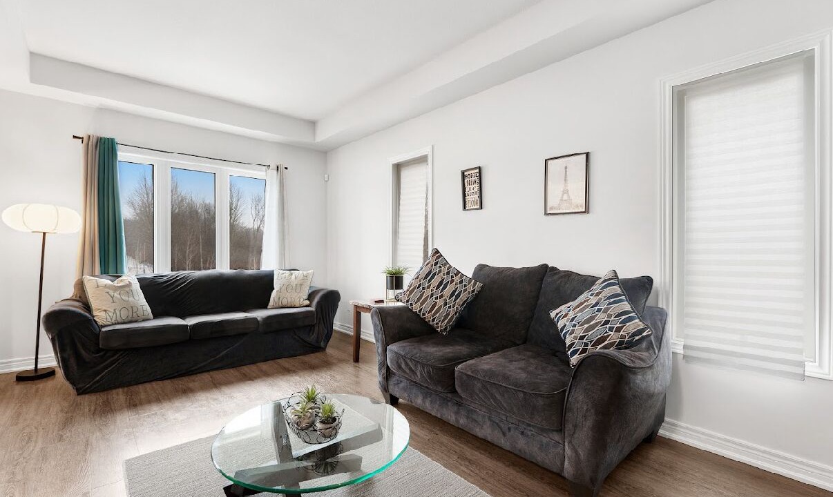 Photo of Livingroom in Welland