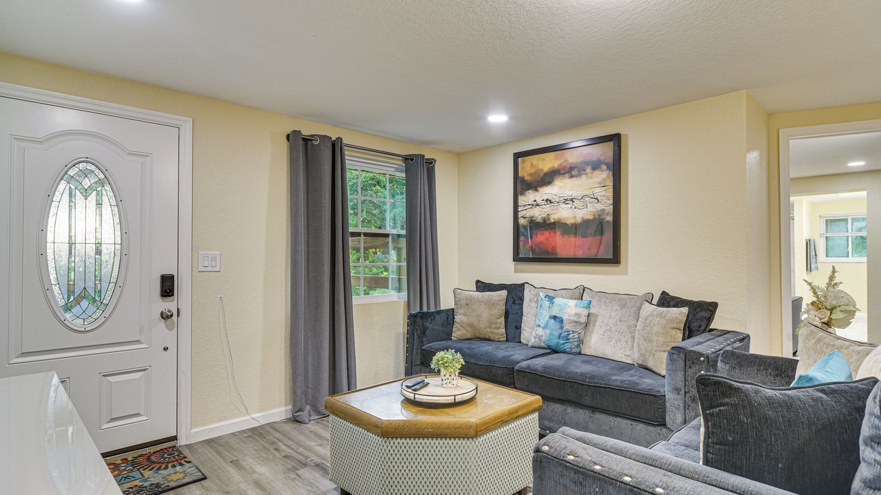 Photo of Livingroom in Greater Palm River Point CDC