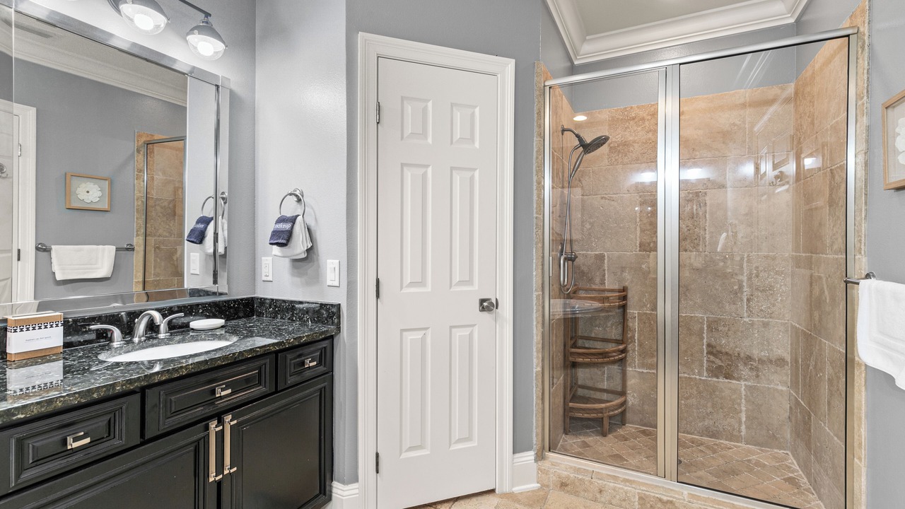 Photo of Bathroom in Villa Lago