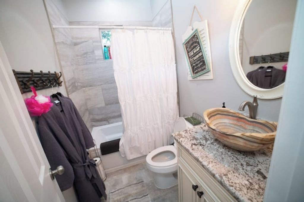 Photo of Bathroom in Fairvilla