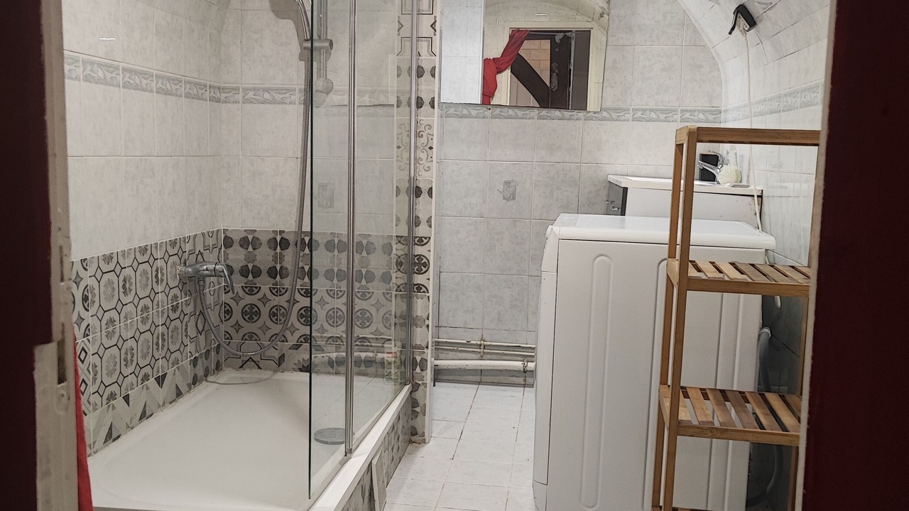 Photo of Bathroom in Le Parc Saint-Maur