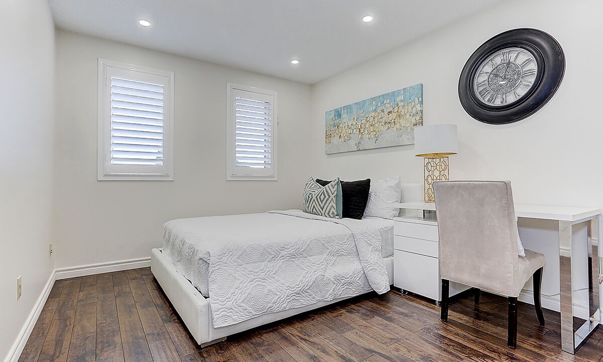 Photo of Bedroom in Steeles