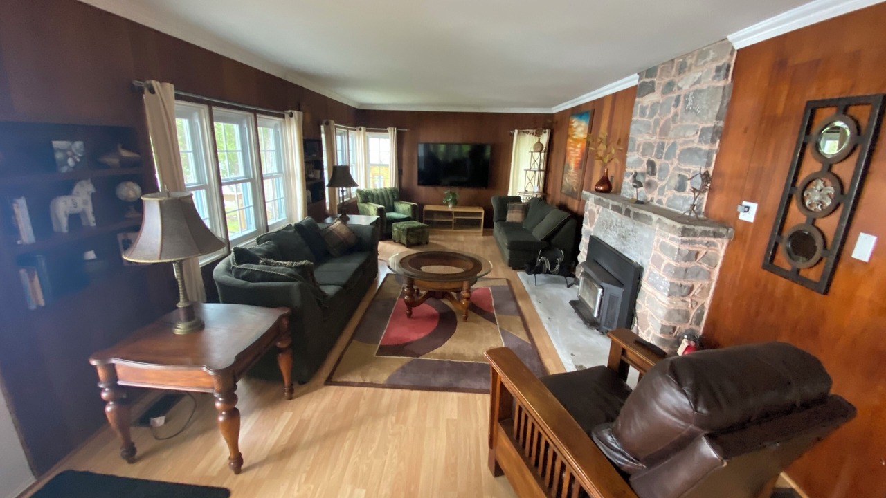 Photo of Livingroom in Trent Hills